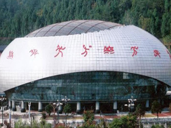 铁岭体育中心球形网架加工安装